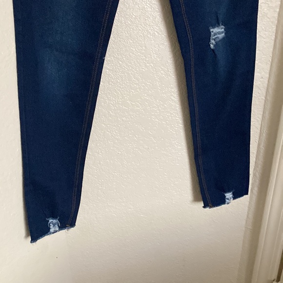 Skinny Jeans Dark Blue Size Small Stretch JVINI Fashion No Button or Zipper - Picture 3 of 4
